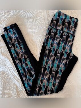 Victoria's Secret Black Leggings with White Care-Label Print XS